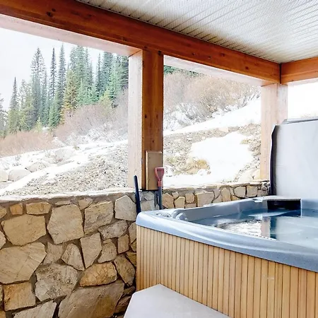 Aspens Apartment Big White Ski Resort Room photo